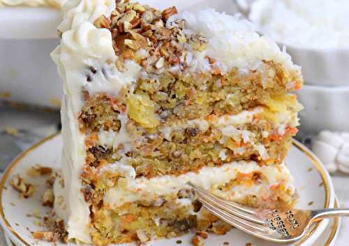 Le gâteau absolument irrésistible de gâteau aux carottes à l’ananas!