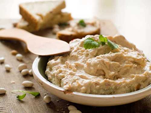 Le hummus maison est facile à faire, délicieux et économique!