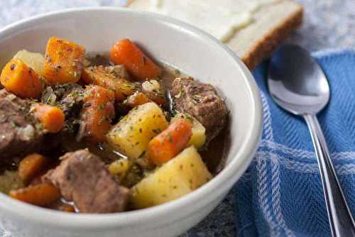 Le meilleur ragoût de bœuf que vous aurez mangé! (À la mijoteuse)