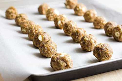 Les délicieuses boules d'énergies de gâteaux aux carottes qui sont super faciles à faire!