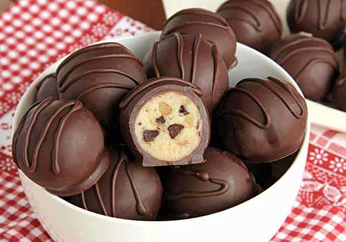 Les délicieux truffes à la pâte de biscuits (Enrobé de chocolat!)