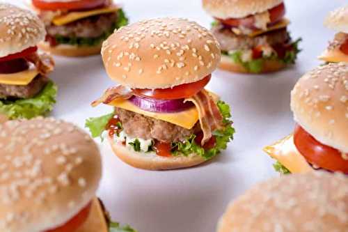 Recette de mini-burgers au bœuf extra bacon!