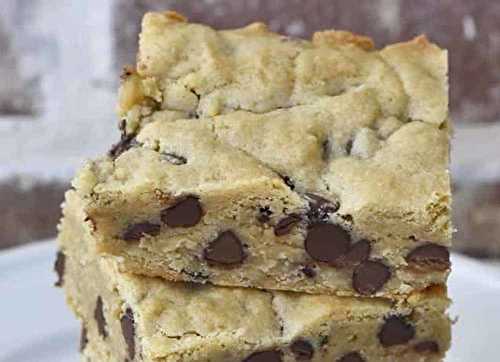 Une délicieuse recette de blondie aux pépites de chocolat!