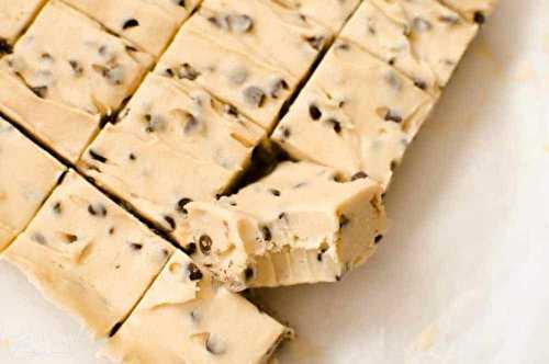 Une délicieuse recette de fudge à la pâte à biscuits...