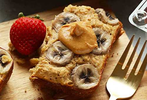 Une délicieuse recette de gâteau à l'avoine, beurre d'arachides et bananes!