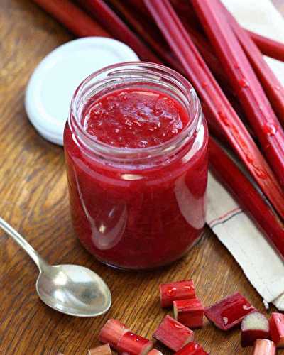 Une recette de confiture de rhubarbe toute facile à faire...