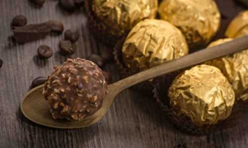 Une recette de Ferrero Rocher maison très facile à faire (Humm!)