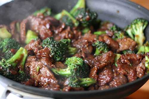 Une recette facile de bœuf au brocoli et la marinade est fabuleuse!
