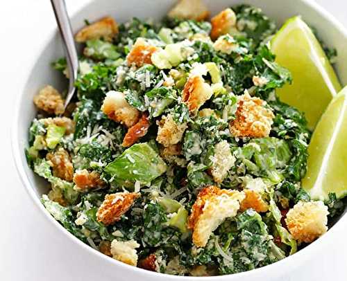 Une salade césar croustillante au chou kale (Très facile à faire)