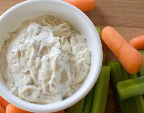 Une super de bonne trempette pour manger avec les crudités!