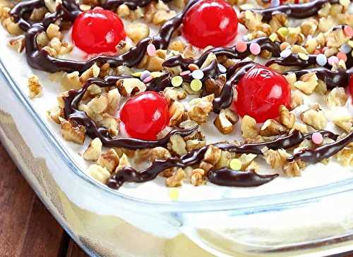 Une tarte de banana split (sans cuisson) parfaite et facile à faire!