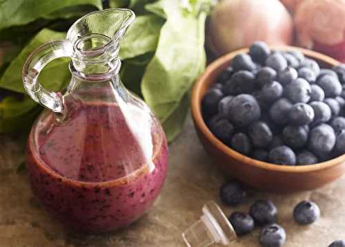 Une vinaigrette aux bleuets (très facile à faire) pour une salade d'été exceptionnelle!