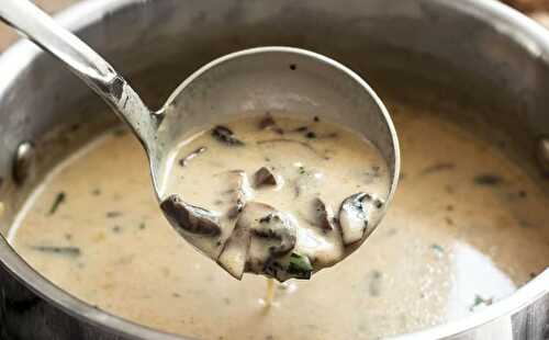Cette soupe crémeuse aux champignons est très facile à faire!