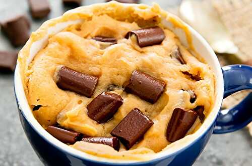 Le fameux gâteau au beurre d'arachides et chocolat (dans une tasse) !