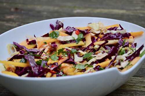 La salade douce aux noix de macadamia de Virginie