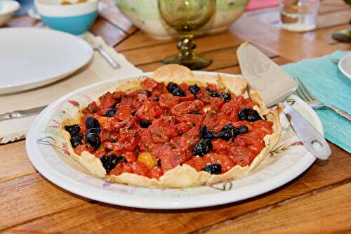 La tarte à la tomate et aux olives