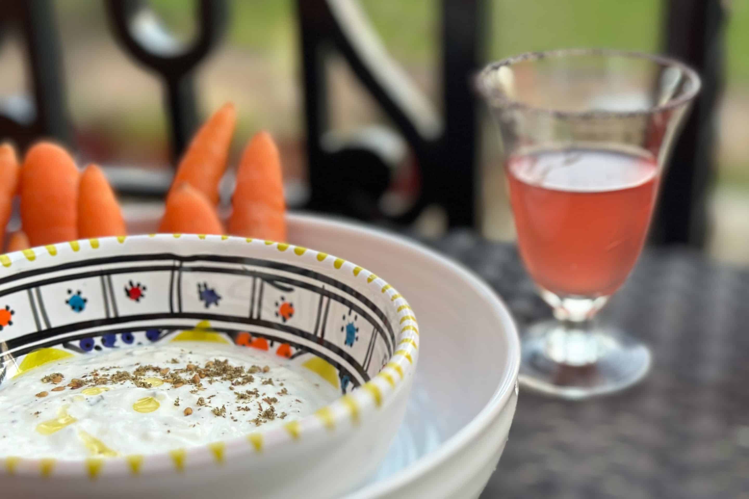 Pickle de petites carottes et leur dip à la feta