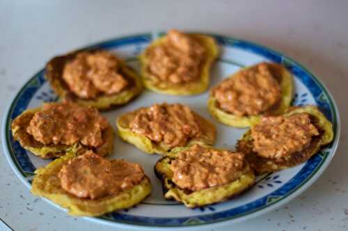 Blinis accompagné de créme de chorizo, mascarpone et poivrons rouges