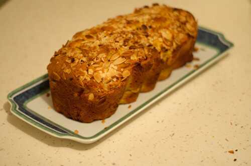 Cake aux pommes et à l'extrait d'amande amére