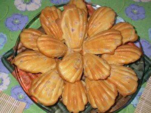 Madeleines aux lardons et au fromage à raclette