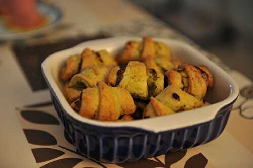 Petits croissants au pesto et aux knackis