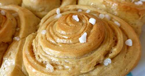 BRIOCHE ROULÉE VANILLE ET CARAMEL SANS OEUF 