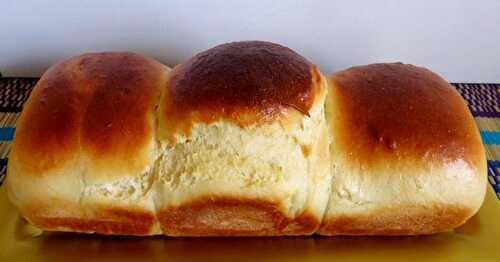 BRIOCHE SANS BEURRE AUX PETITS SUISSES