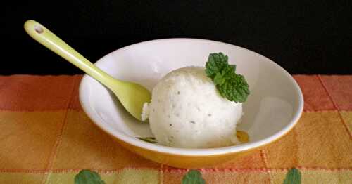 GLACE AU YAOURT, MENTHE ET CITRON VERT (SANS SORBETIÈRE)