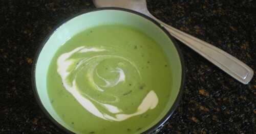 LE CLASSIQUE DU LUNDI: VELOUTÉ DE PETIT POIS MENTHE ET RICOTTA