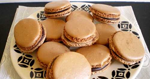 MACARONS AU CHOCOLAT