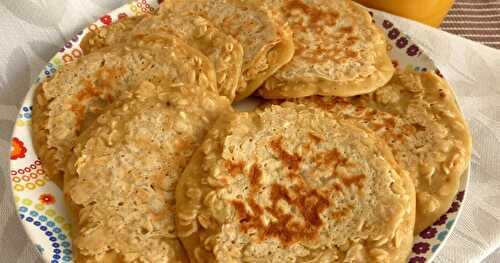 PANCAKES AUX FLOCONS D'AVOINE ET LAIT D'AMANDES