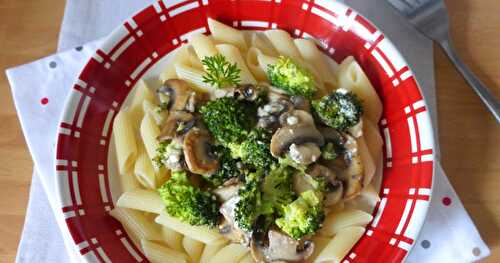 PENNE AUX BROCOLIS CHAMPIGNONS ET FETA