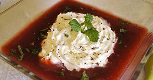 SOUPE DE FRAISES A LA MENTHE ET CHANTILLY VANILLE