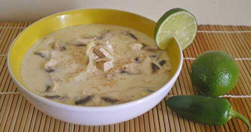 SOUPE THAÏ AU TOFU ET LAIT DE COCO