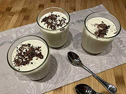 Mousse au chocolat blanc et yaourt à la grecque