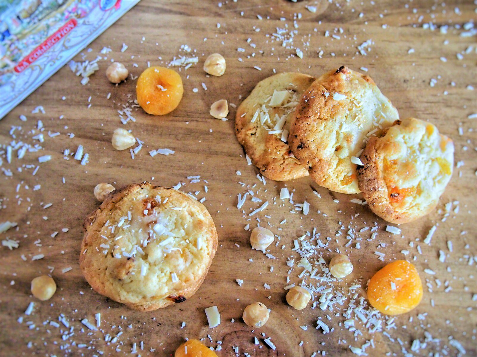 Cookies aux abricots secs, chocolat blanc et noisettes