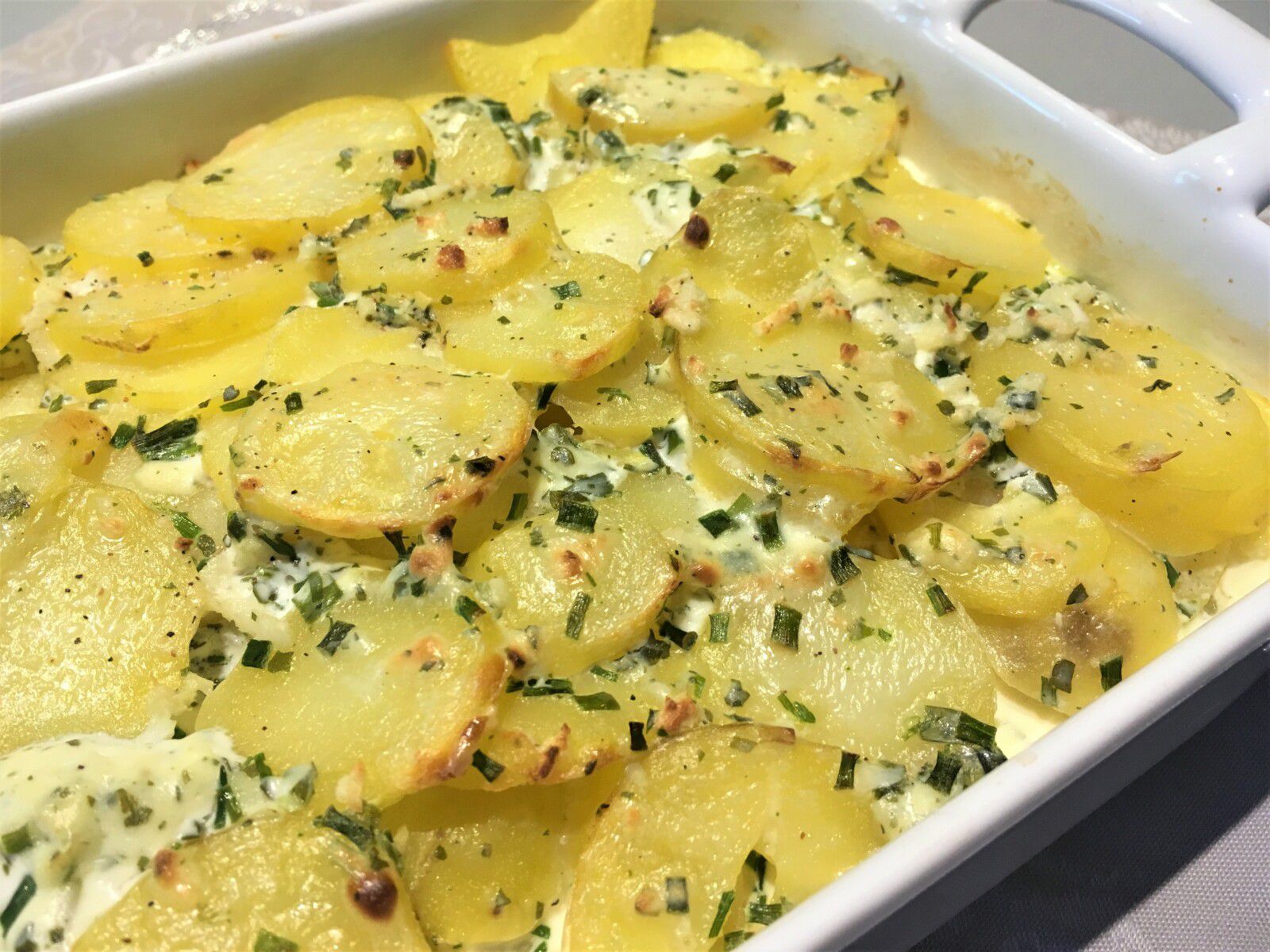 Gratin de pommes de terre au fromage ail & fines herbes