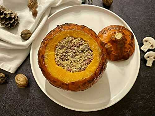 Potimarron farci au quinoa, champignons et bacon