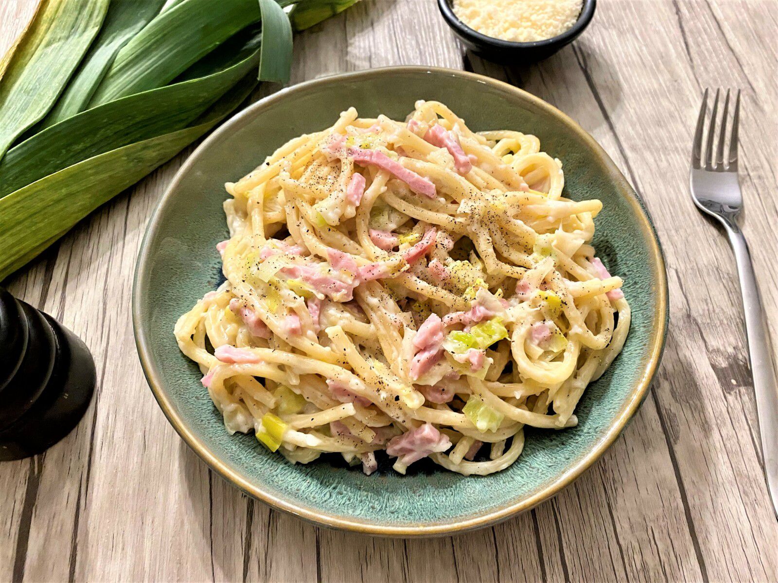 Bucatini aux poireaux, jambon et béchamel de Laurent Mariotte