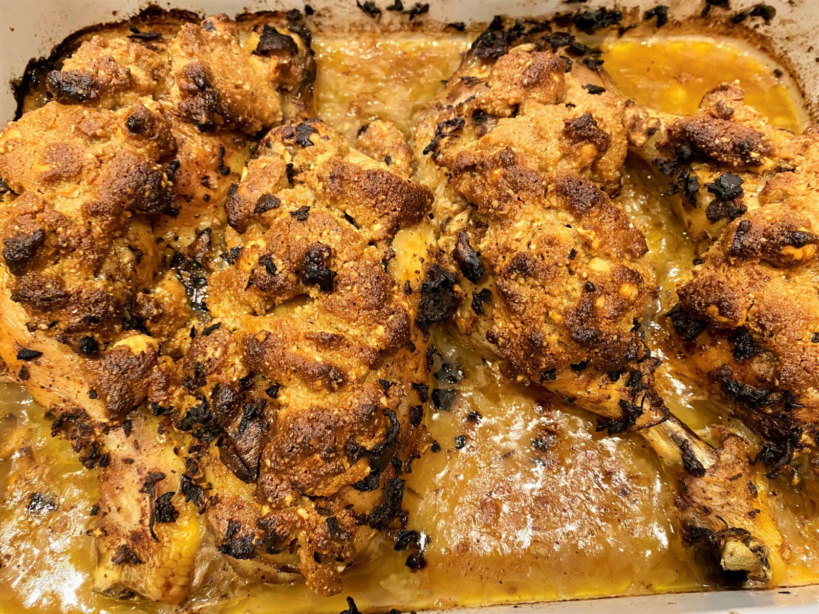 Poulet rôti au safran, noisettes et miel de Yotam Ottolenghi