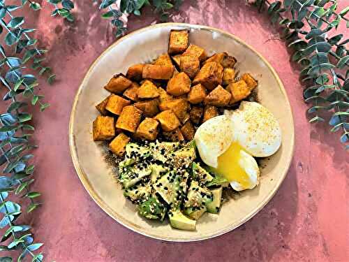 Patate douce, œufs mollet et avocat