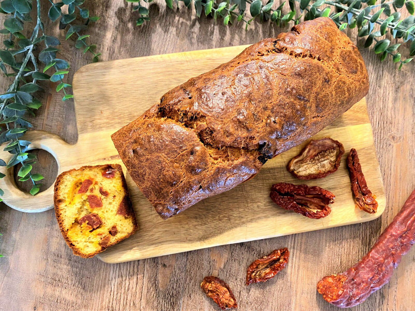Cake au chorizo, tomates séchées et parmesan