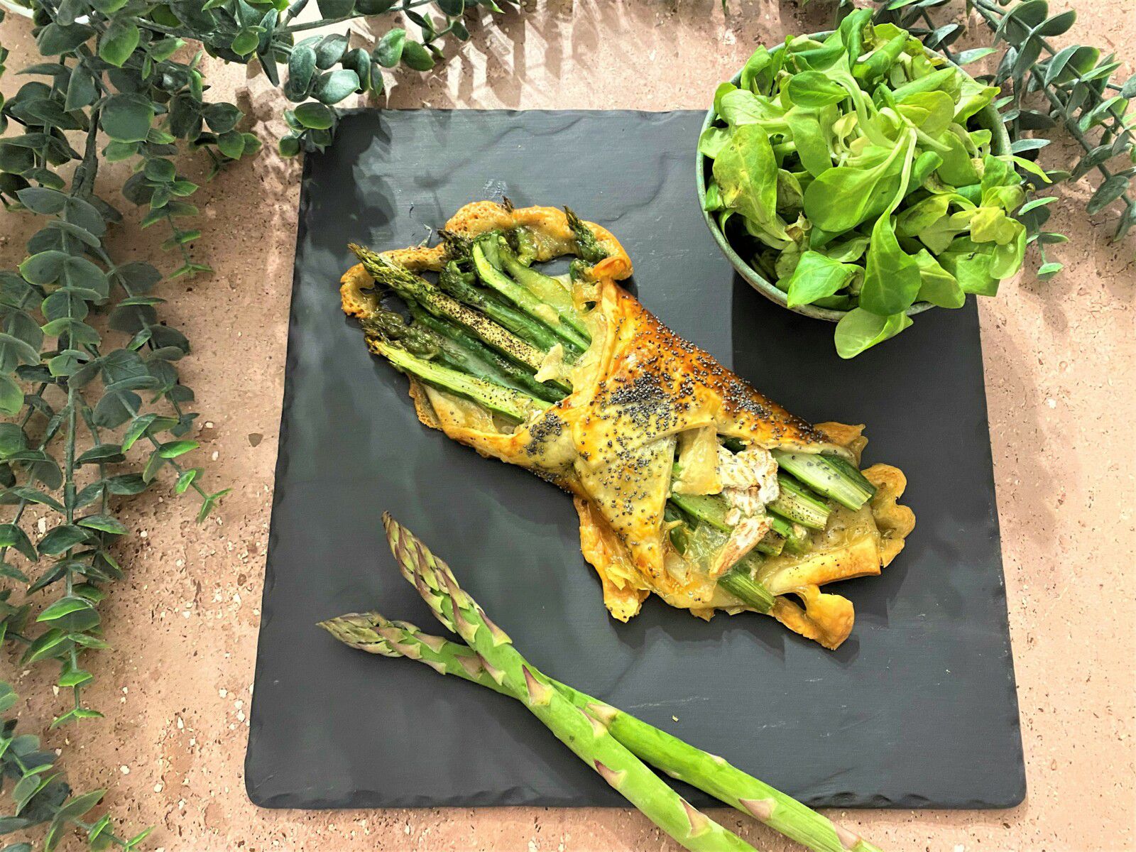 Feuilletés aux asperges et au brie