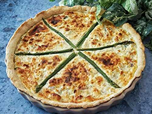 Tarte aux asperges, jambon cru, ricotta, parmesan et origan