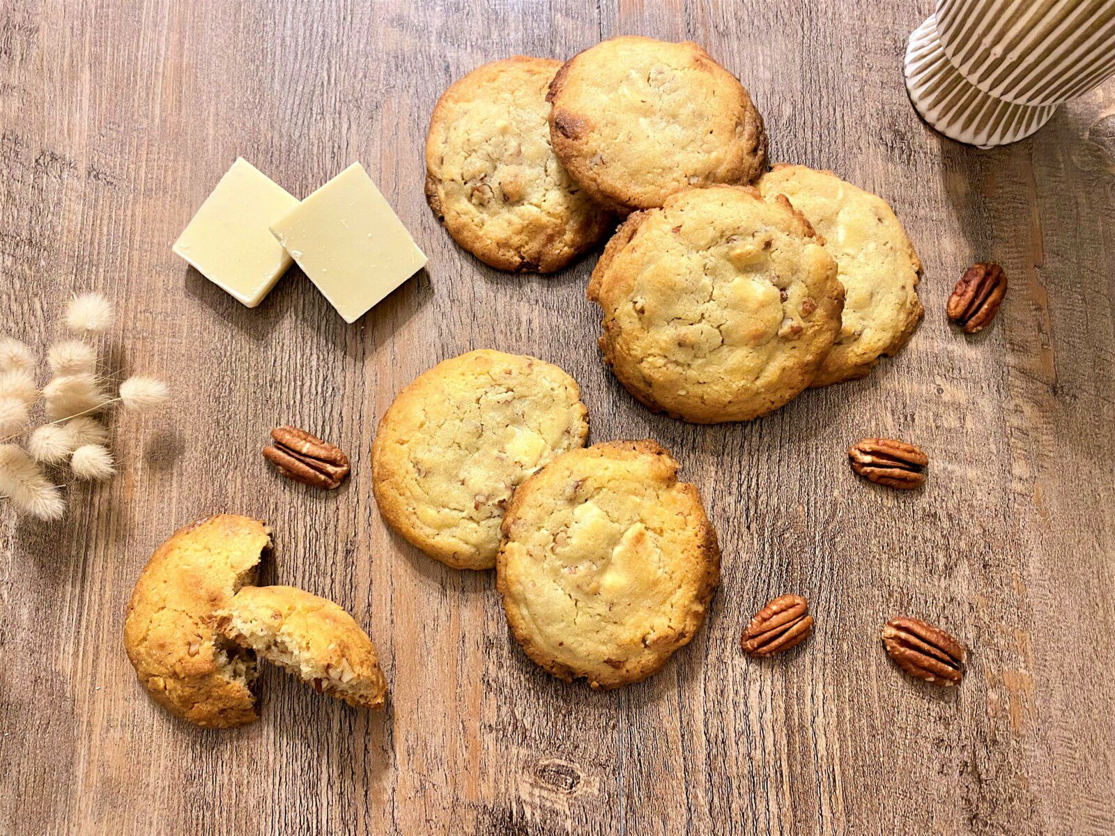 Cookies au chocolat blanc et aux noix de pécan