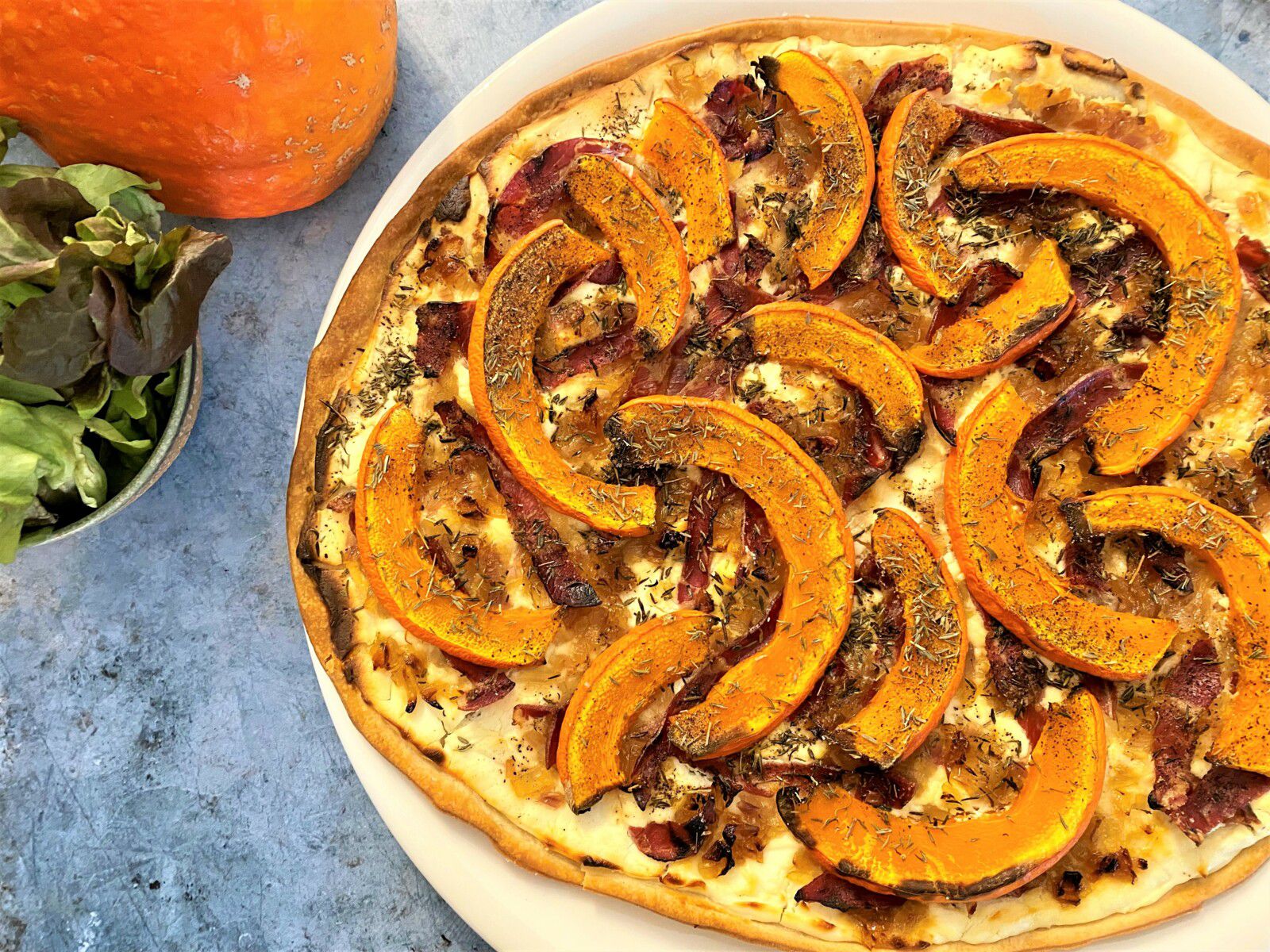 Tarte fine au potimarron, coppa et chèvre frais