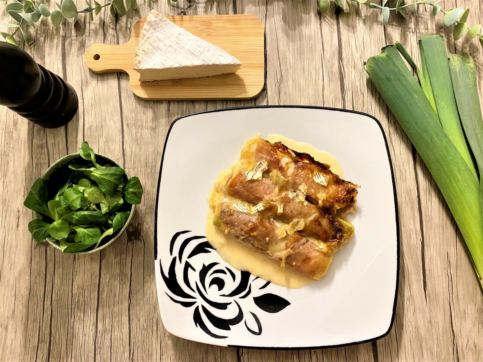Poireaux gratinés au jambon cru et au brie