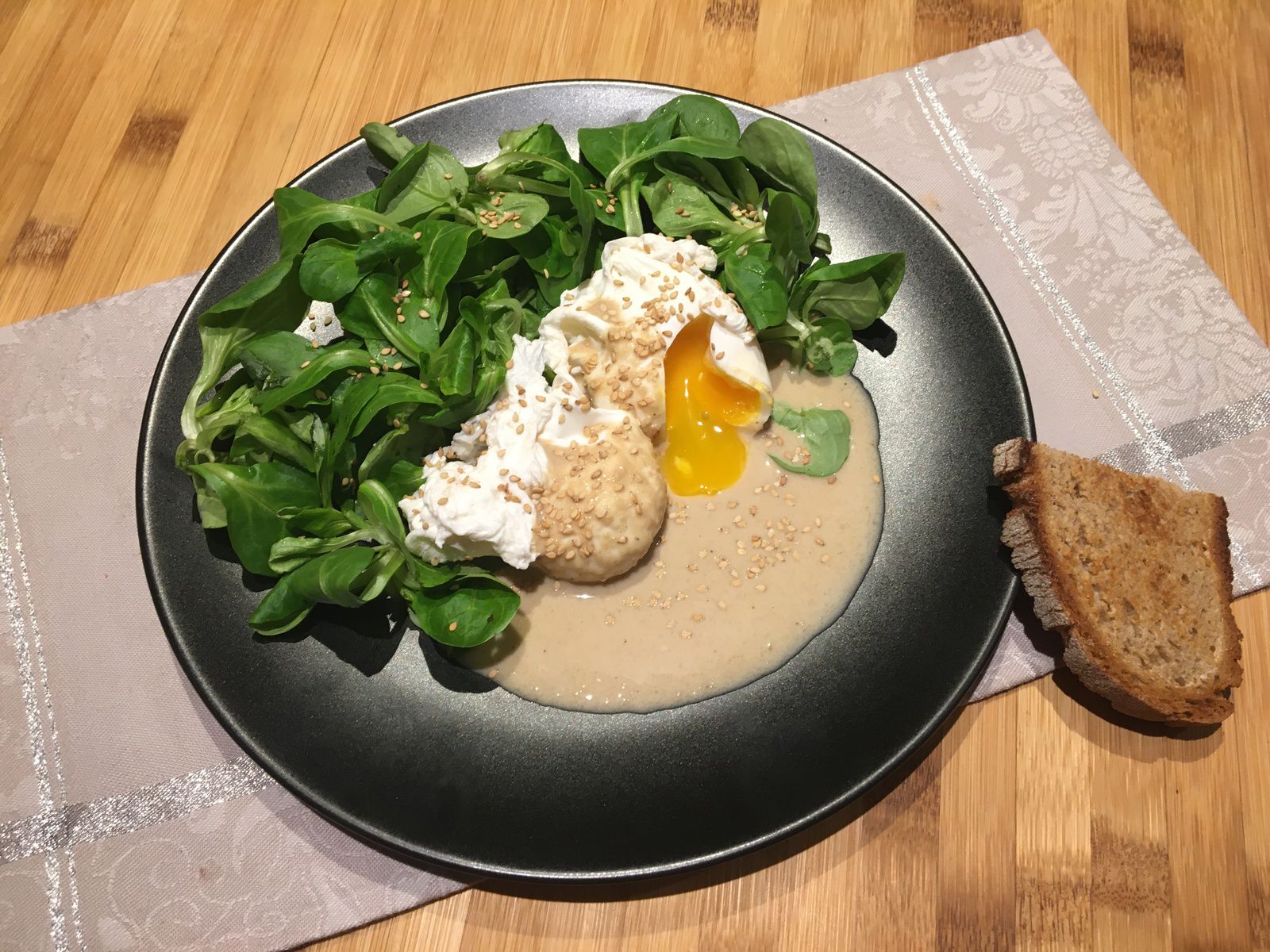 Œufs pochés, sauce au café