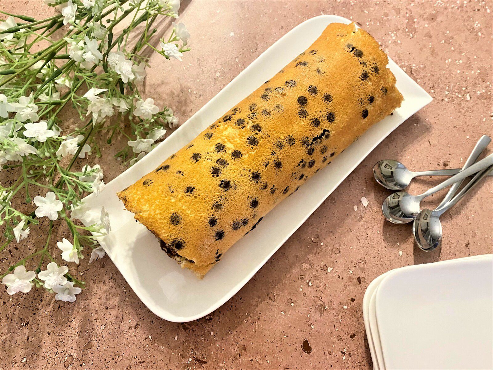 Gâteau roulé aux pépites de chocolat, fourré Nutella