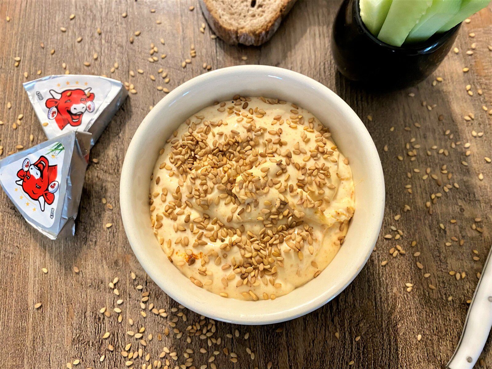 Dip de vache qui rit au paprika et graines de sésame